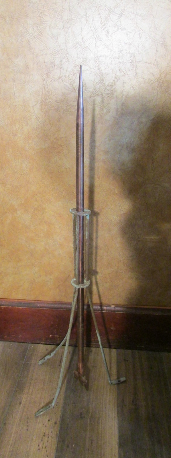 Antique Copper Tri-Leg Short 31" Lightning Rod