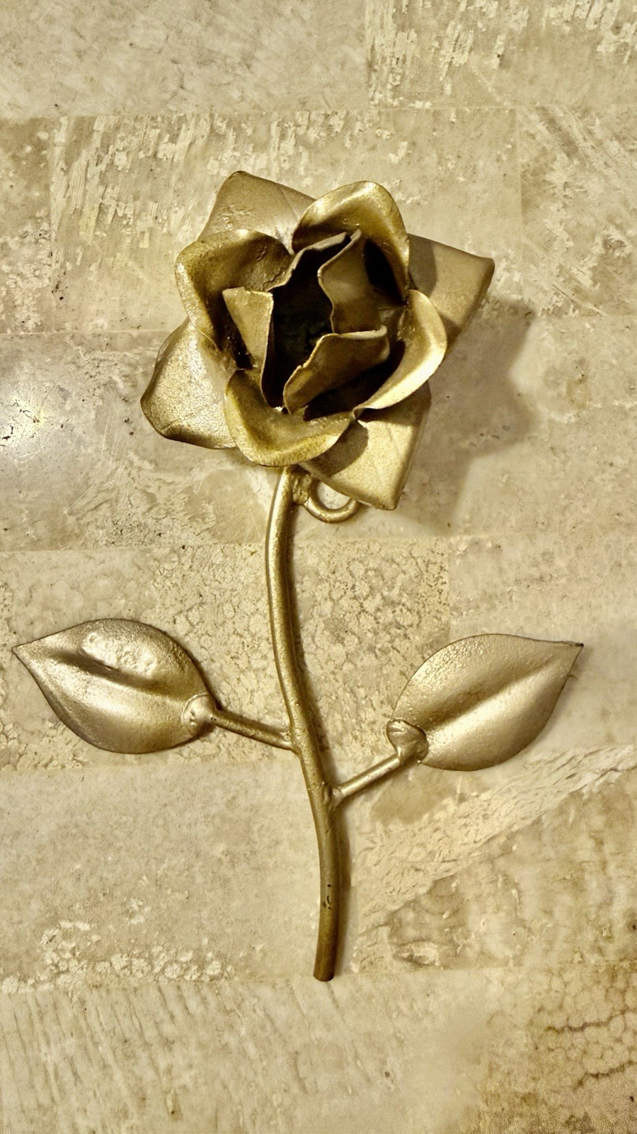 Vintage Beautiful 3D Effect Wall Art / Plaque Hanging Gold Metal Rose 8”