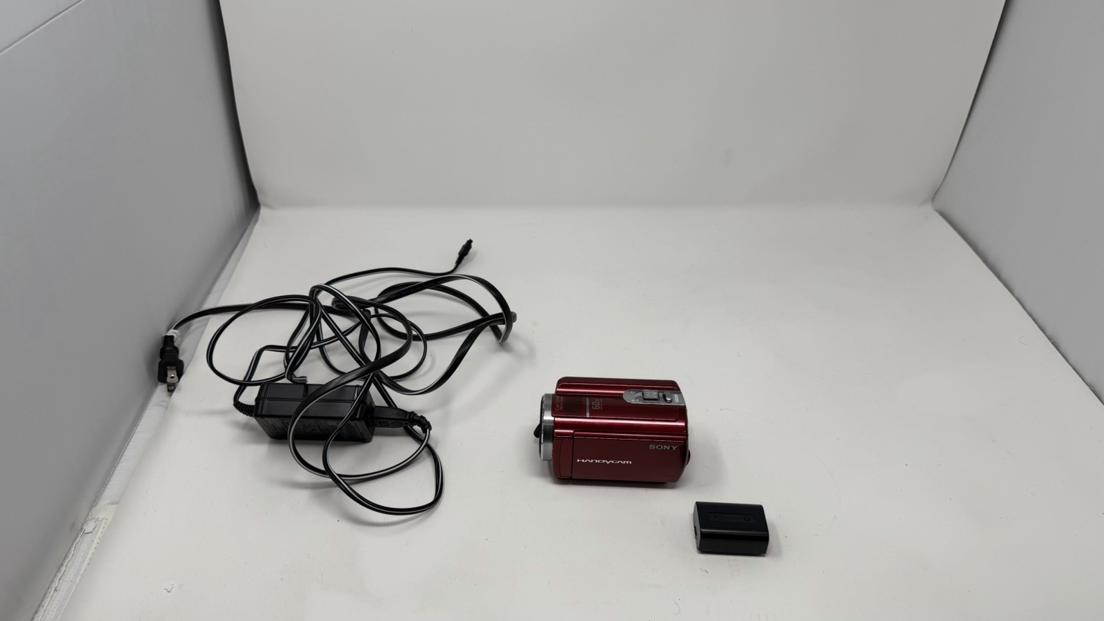 Sony Handyman DCR-SR68 80GB Camcorder- Red- Tested and Works With Charger!