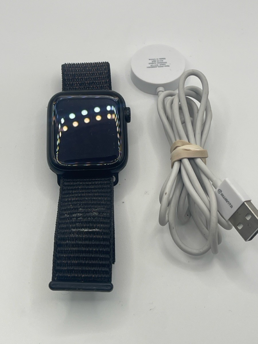 APPLE SE GEN 2 MXG23LL/A (B06009118)