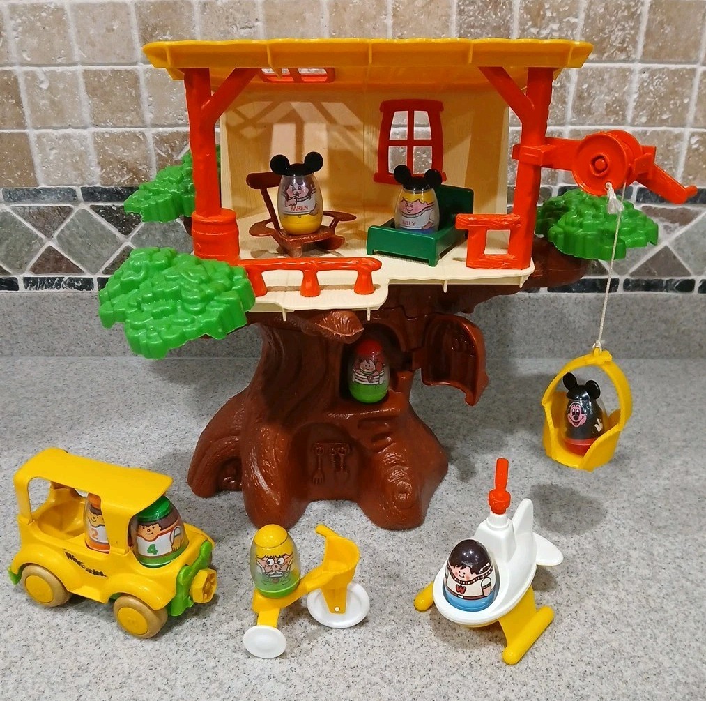 Vtg 1974 Weeble Wobble Hunny Tree House w 8 Htf Weebles, Vehicles & Accessories!