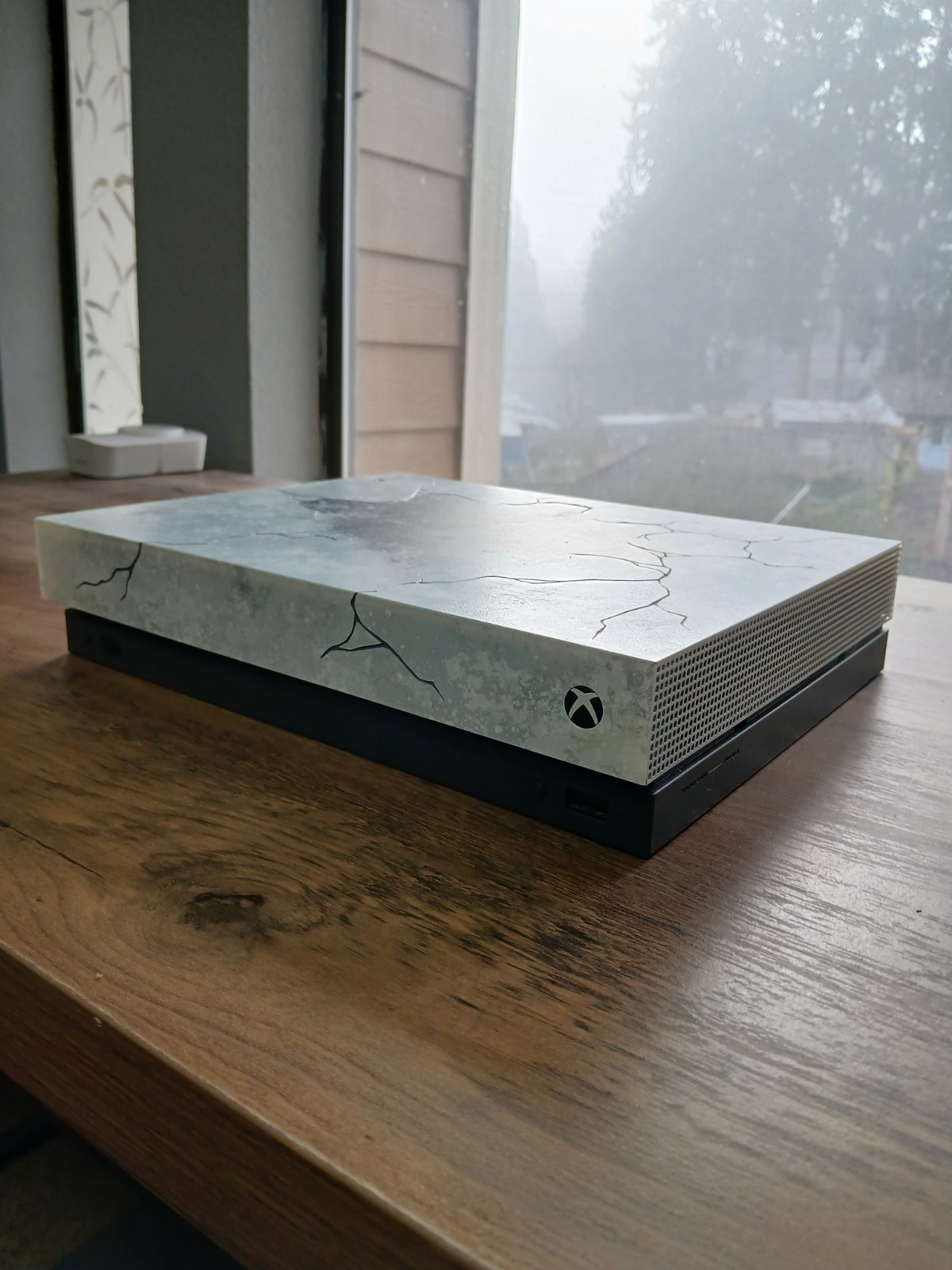 Xbox One X Gears of War Special Edition with games