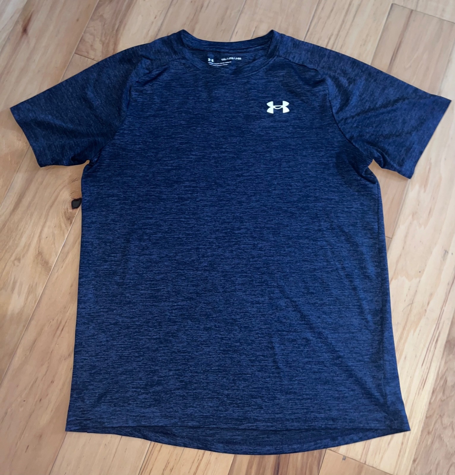UNDER ARMOUR BOYS NAVY BLUE ATHLETIC TEE SIZE XL EXCELLENT COND LD