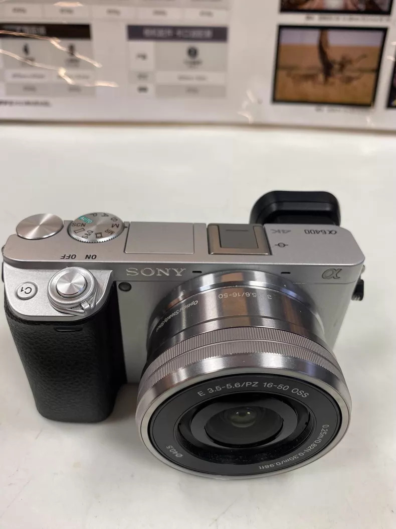 Sony Alpha a6400 Mirrorless Camera 16-50mm 4K 24.2MP Slightly Used