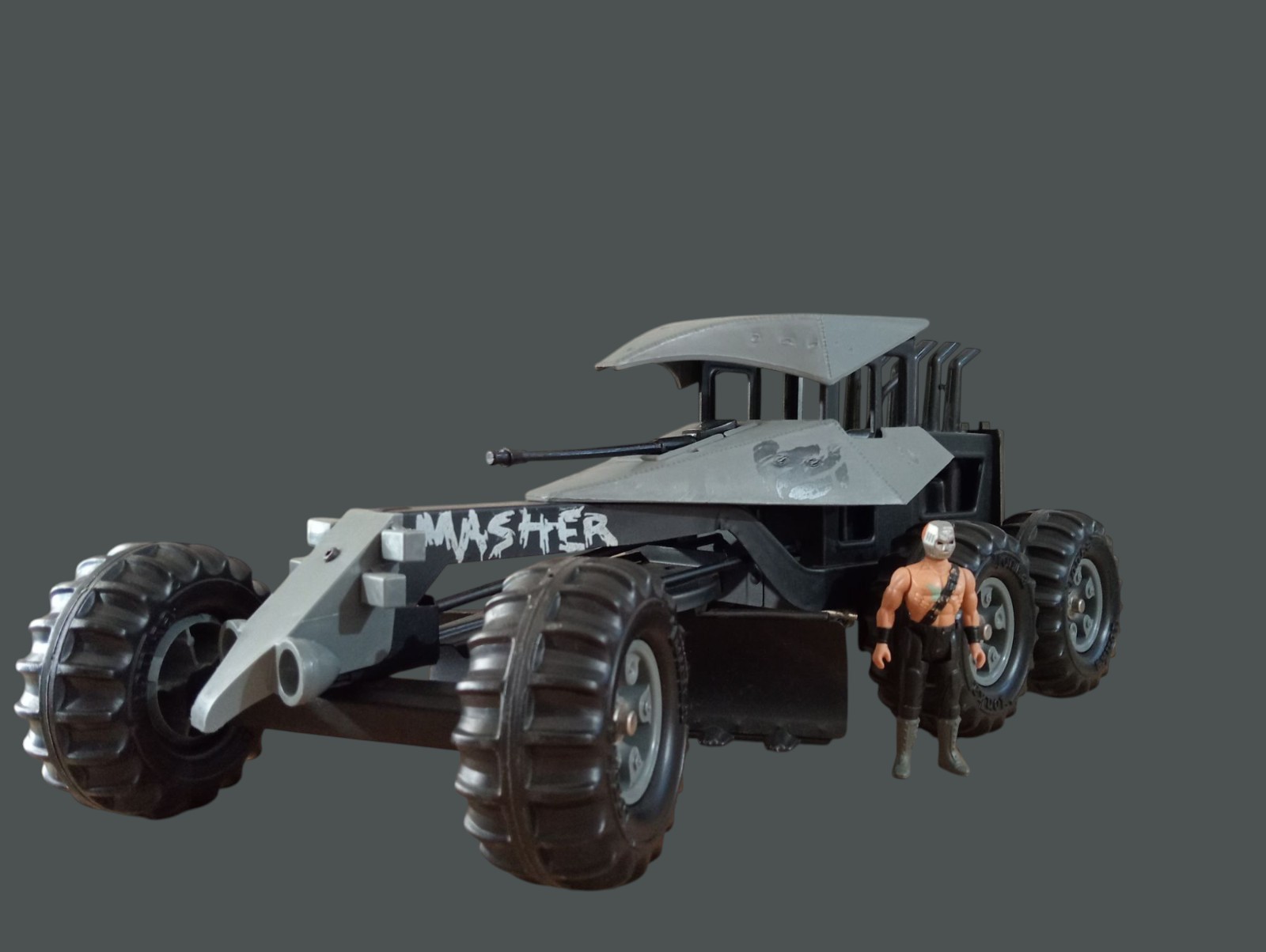 TONKA TOYS 1986 STEEL MONSTERS MASHER with Metal Face 2603