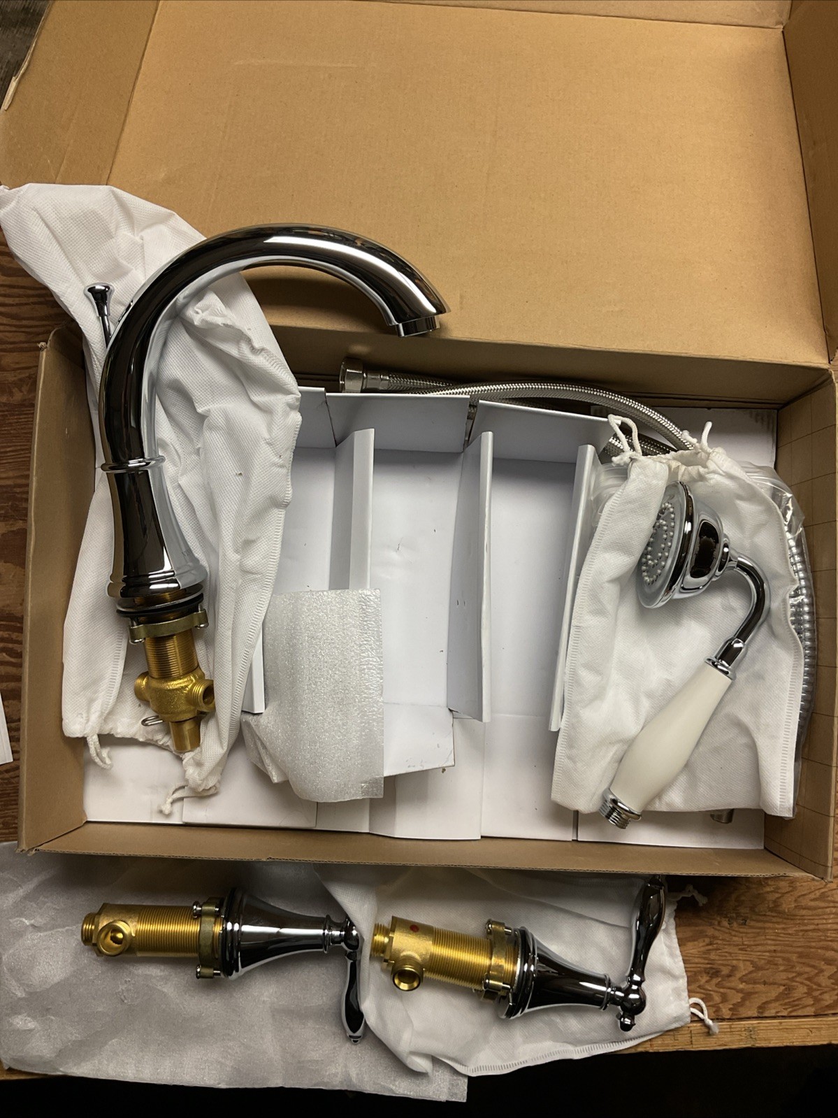 Vinnova 106224-BTF-PC Julius Roman Tub Faucet & Hand Shower In Polished Chrome