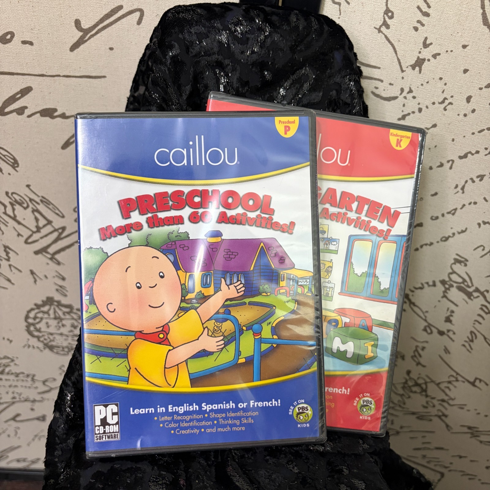 Caillou PC CD-ROM Set English Spanish French Preschool-K Activities Educational