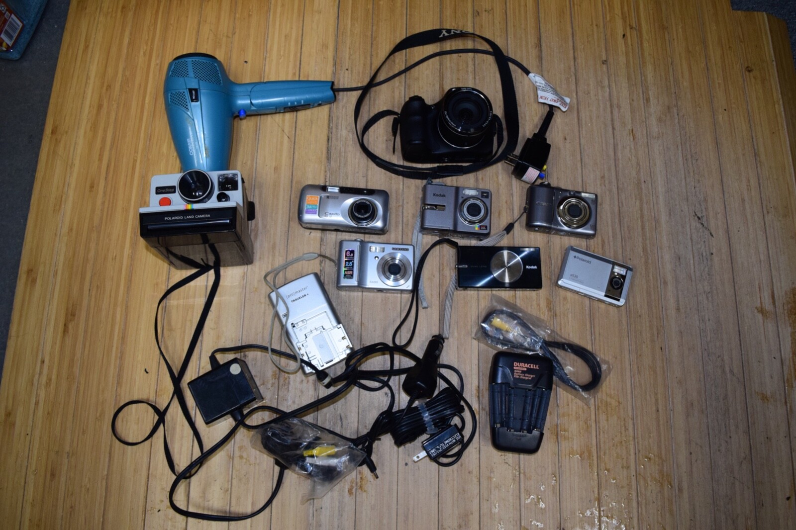 Lot of 8 cameras and mix for parts or repair