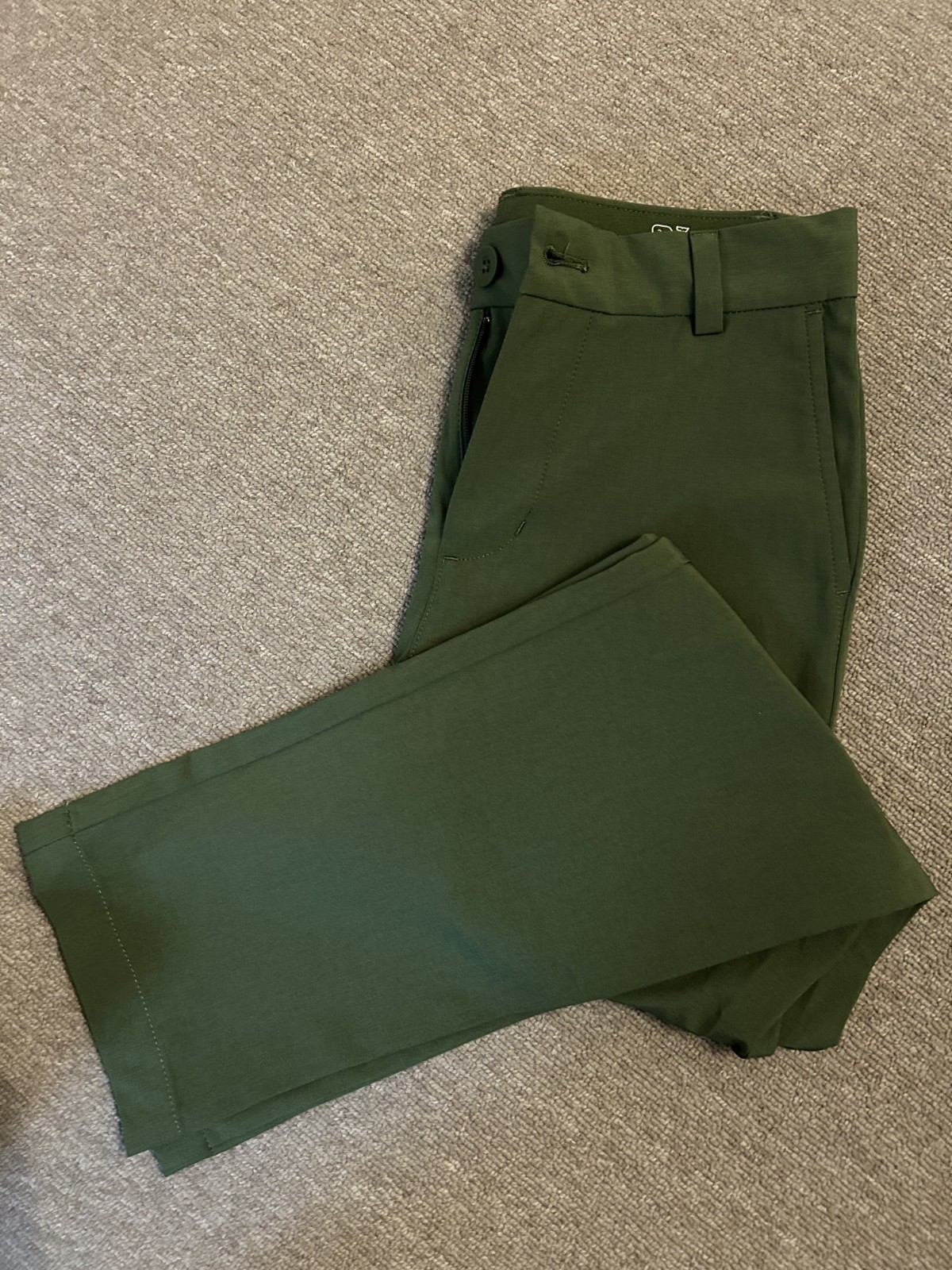 2 pair Vineyard Vine Boys performance chino pants size 10