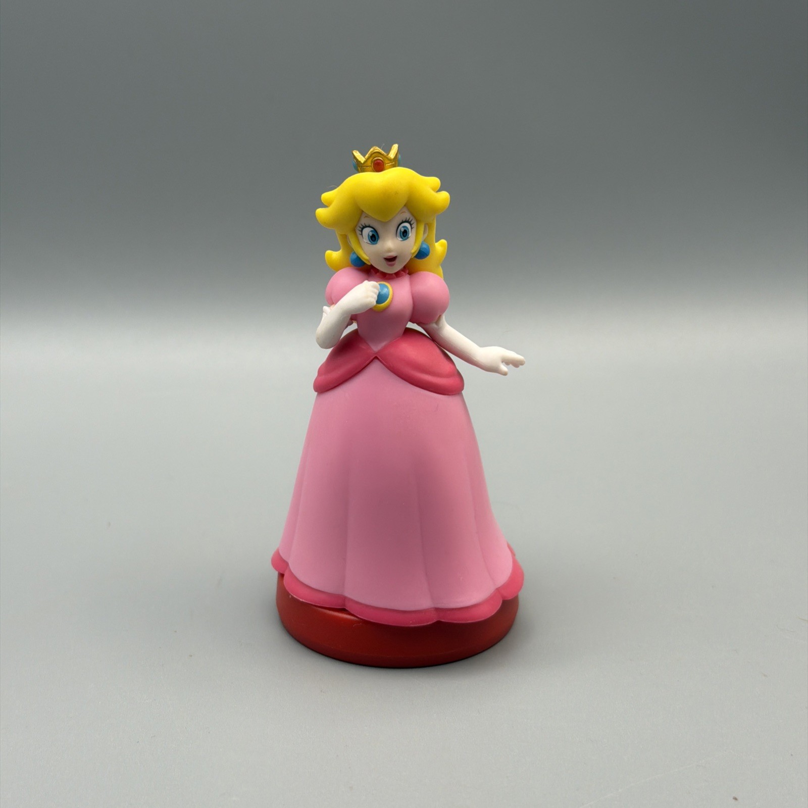Princess Peach Super Mario Nintendo Amiibo Figure | Nice Condition Fast Shipping