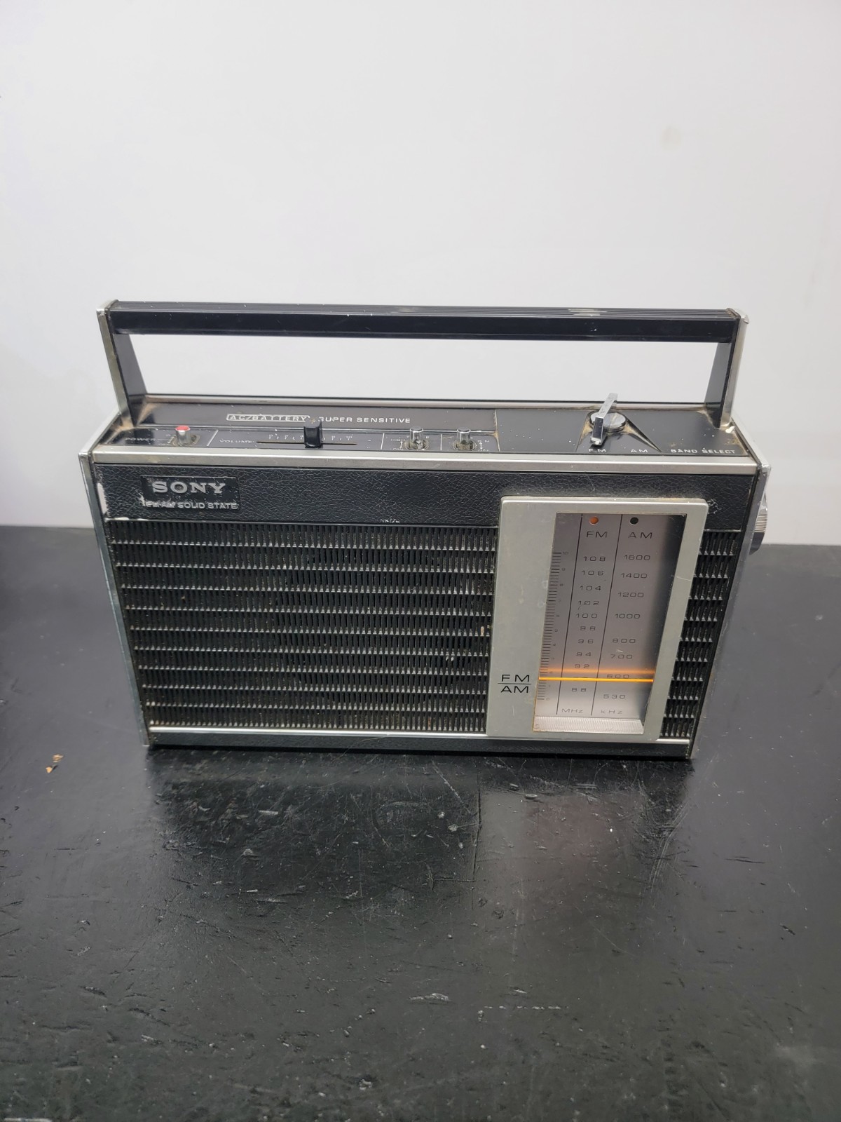 Sony TFM-7200W FM-AM 2-Band 11 Transistors Solid State Radio - RARE - Working!