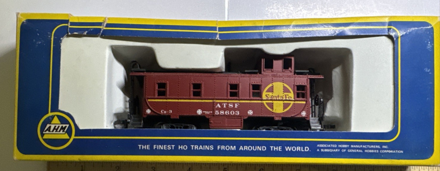 A.H.M 5340E HO SCALE CABOOSE SANTE FE ATSF 58603