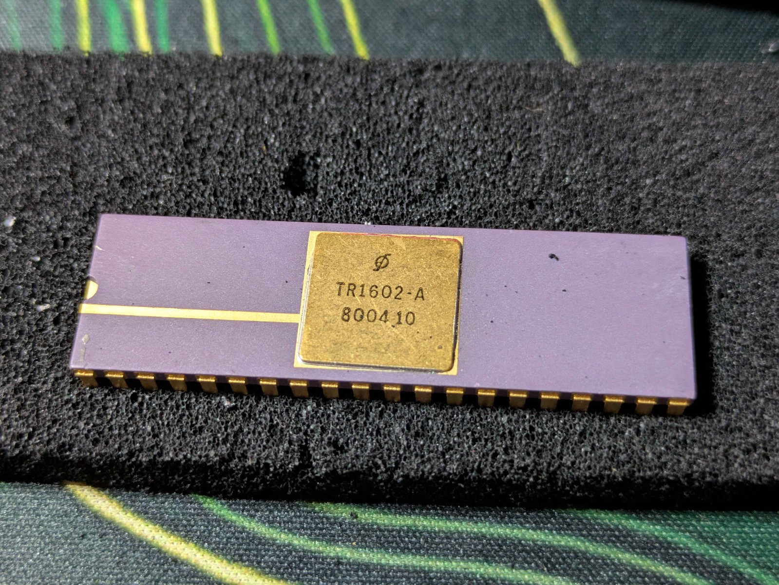 [New Old Stock/NOS] Western Digital TR1602-A, UART IC - Ceramic, Gold