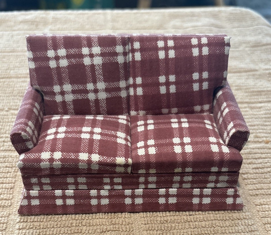 Dollhouse miniatures Living Room Furniture Loveseat Couch Scale 1:12 NEW Vintage