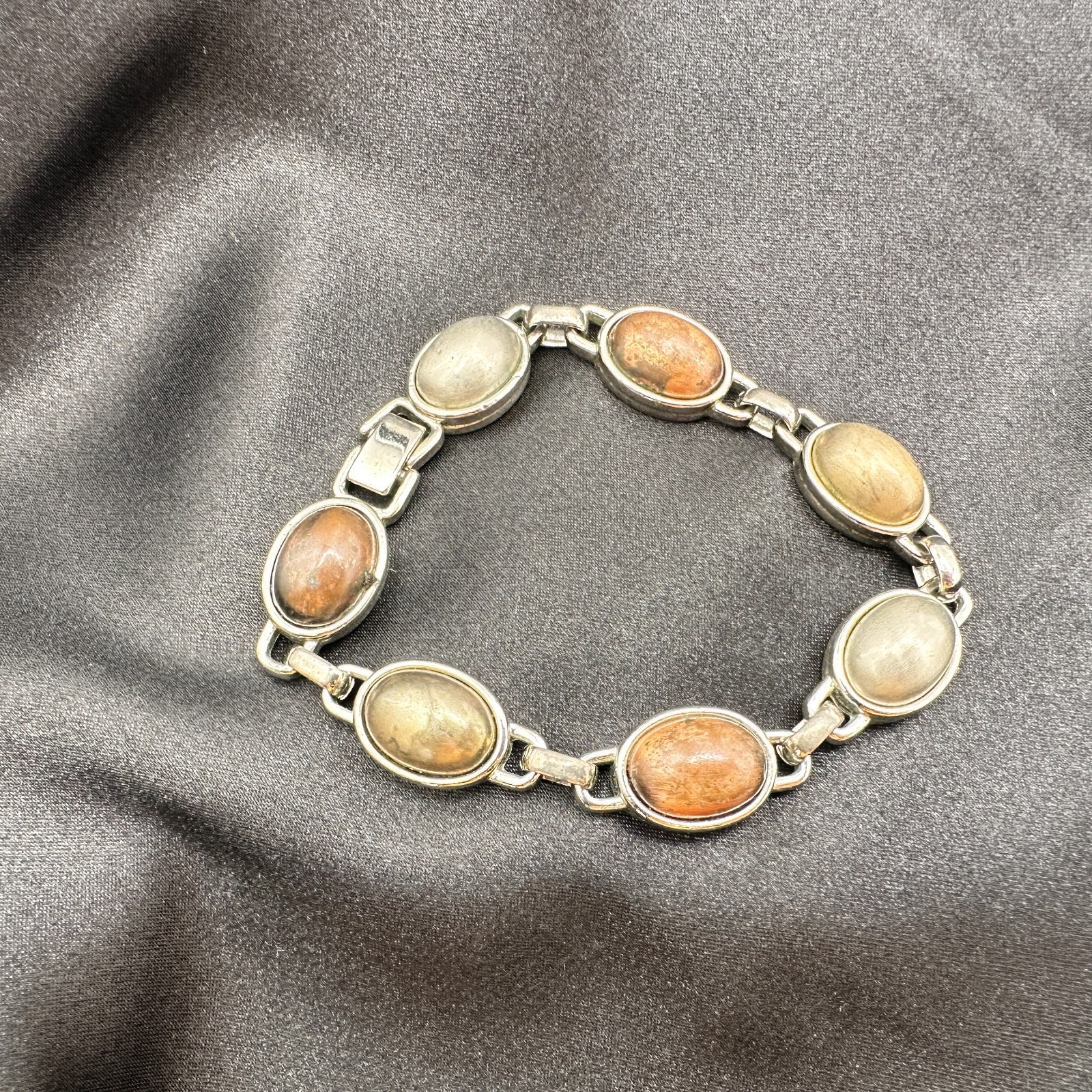 Vintage Y2K Silver Tone Polycrome Oval Cabochon Link Bracelet Classic Jewelry