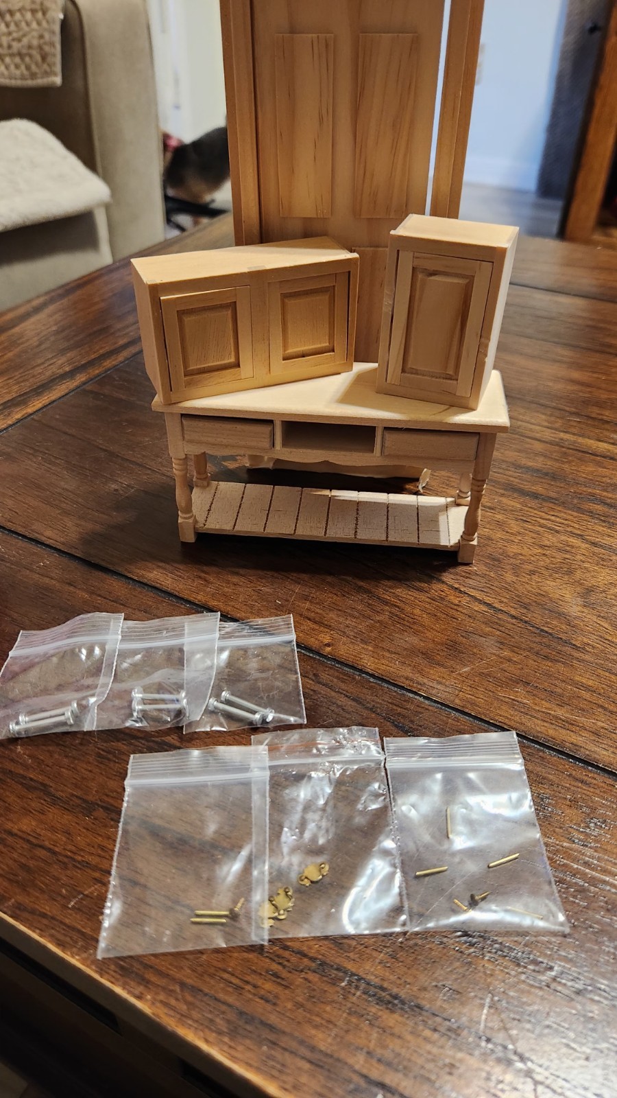  Wooden  furniture set is  a 1:12 scale miniature kitchen unit, accessories