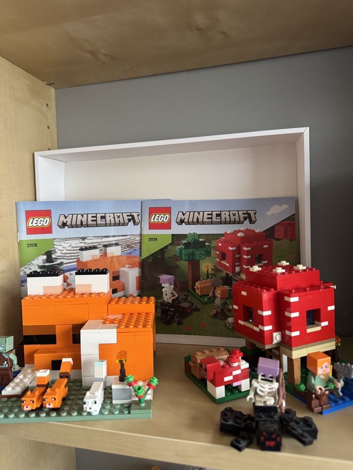 Lego Minecraft 21179 And 21178 Sleeping Fox House And Mushroom House