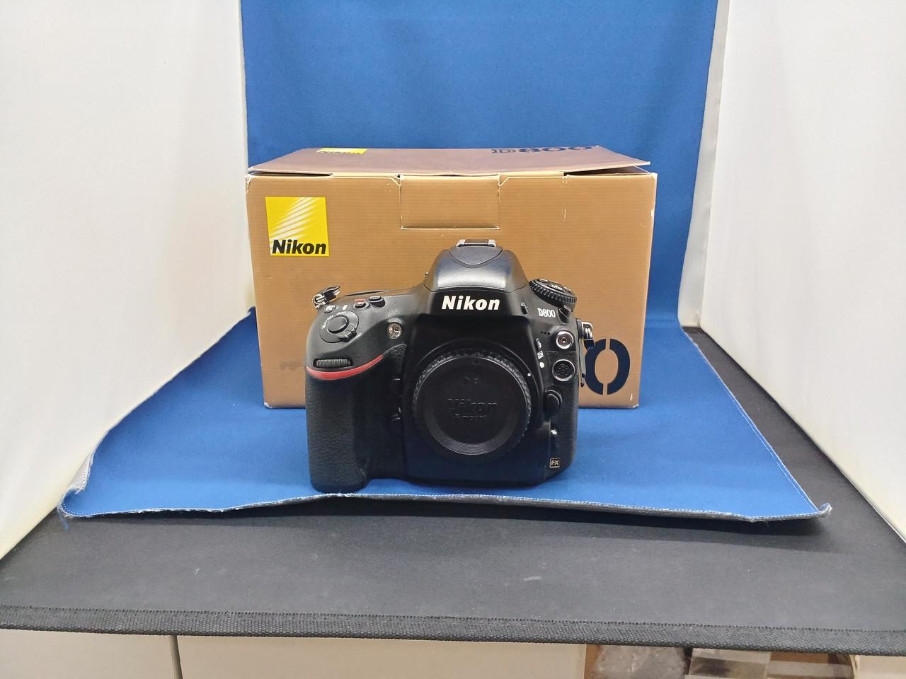 Nikon D800 DSLR Camera 36.3MP Full-Frame CMOS Used with Accessories From Japan