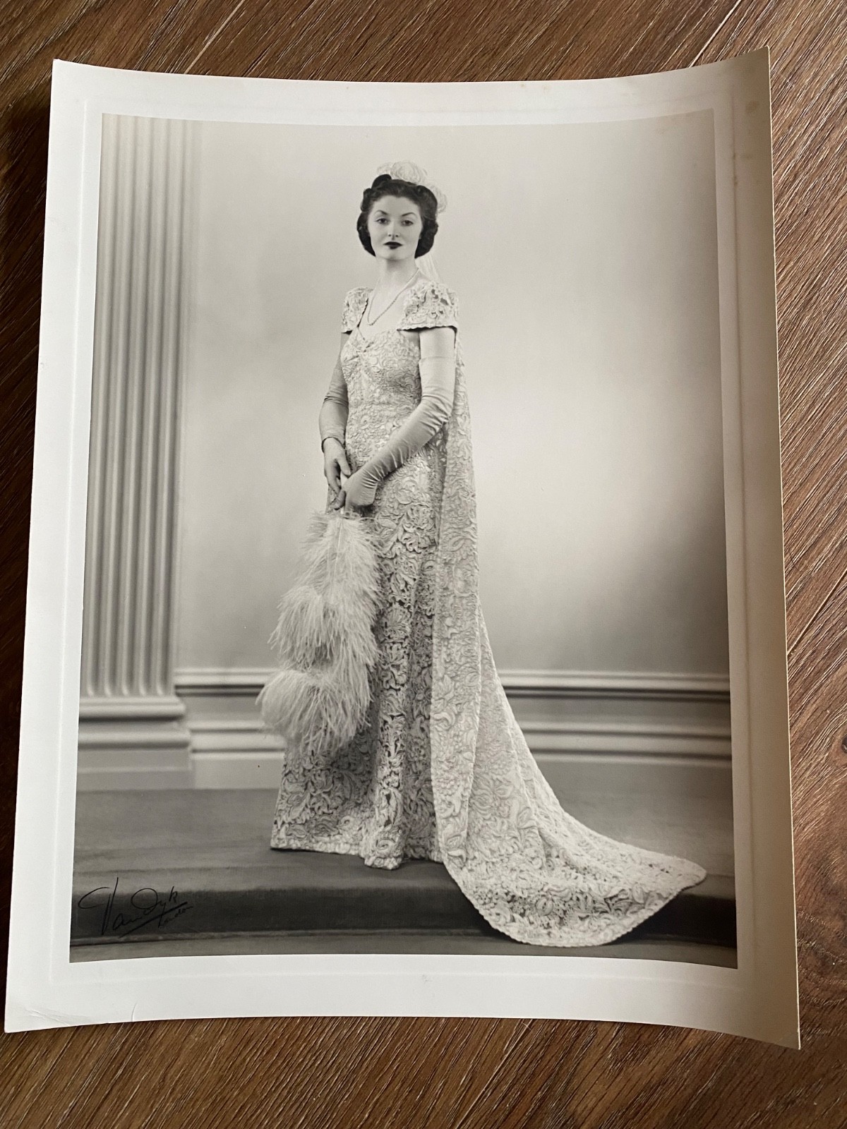 HELEN CHERRY BY VAN DYK B/W PHOTO * 10.5" X 13.5" SIGNED BY VANDYK