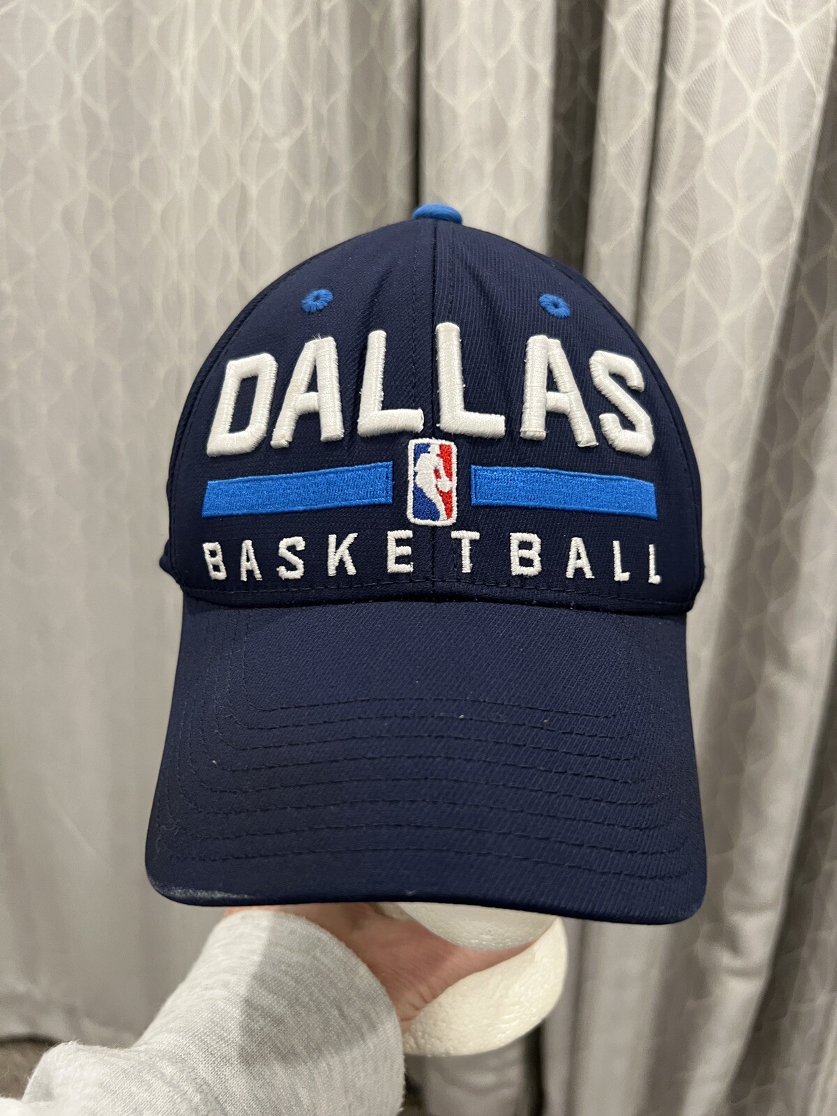 Dallas Basketball NBA Mavericks Logo on back Adidas Hat Cap Stretch fit L/XL EUC
