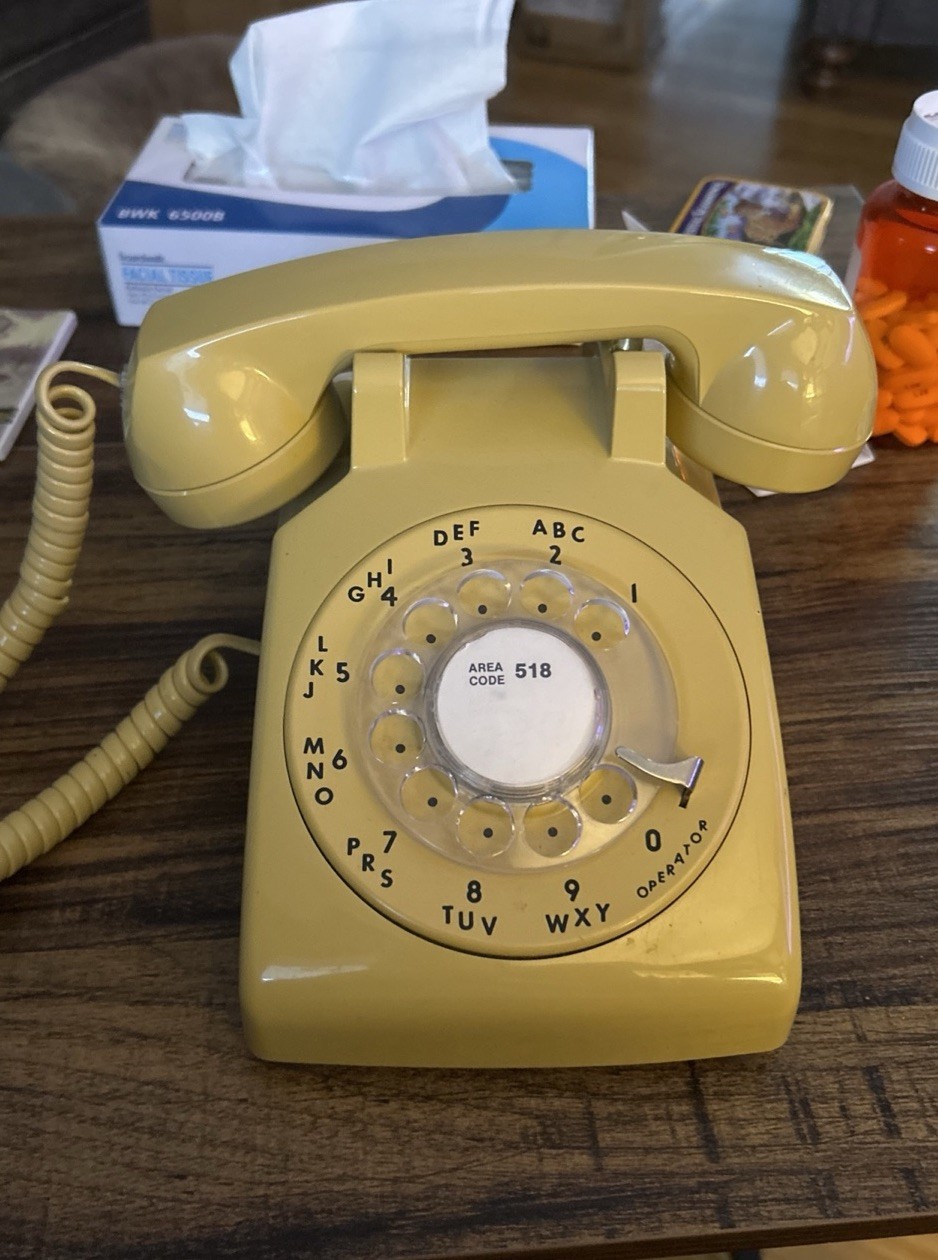 1993 ITT Yellow Rotary Desktop Phone  Good Condition 