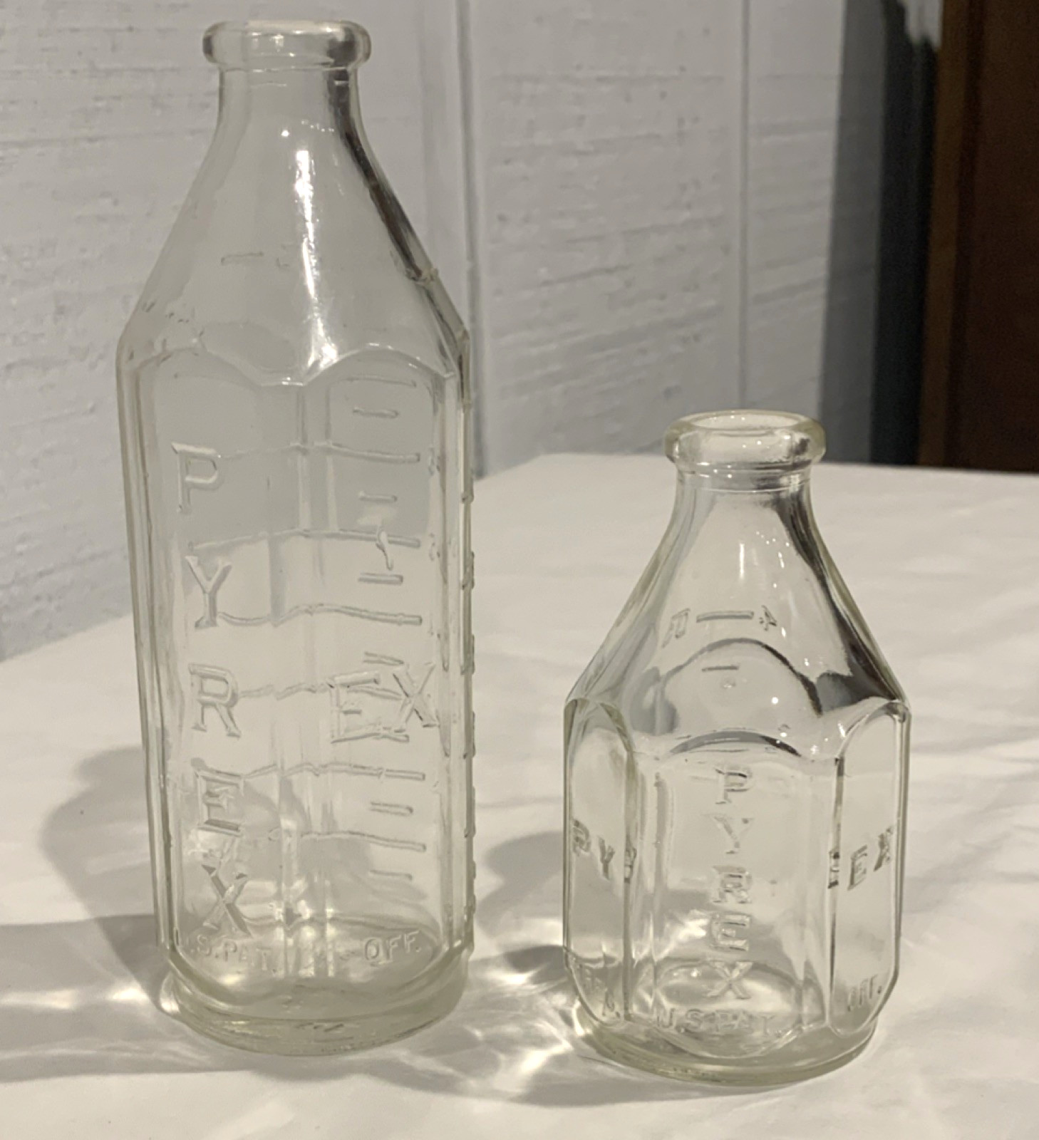 Vintage Pyrex 8oz and 4oz Small Necked Nursing Baby Bottles - circa 1940