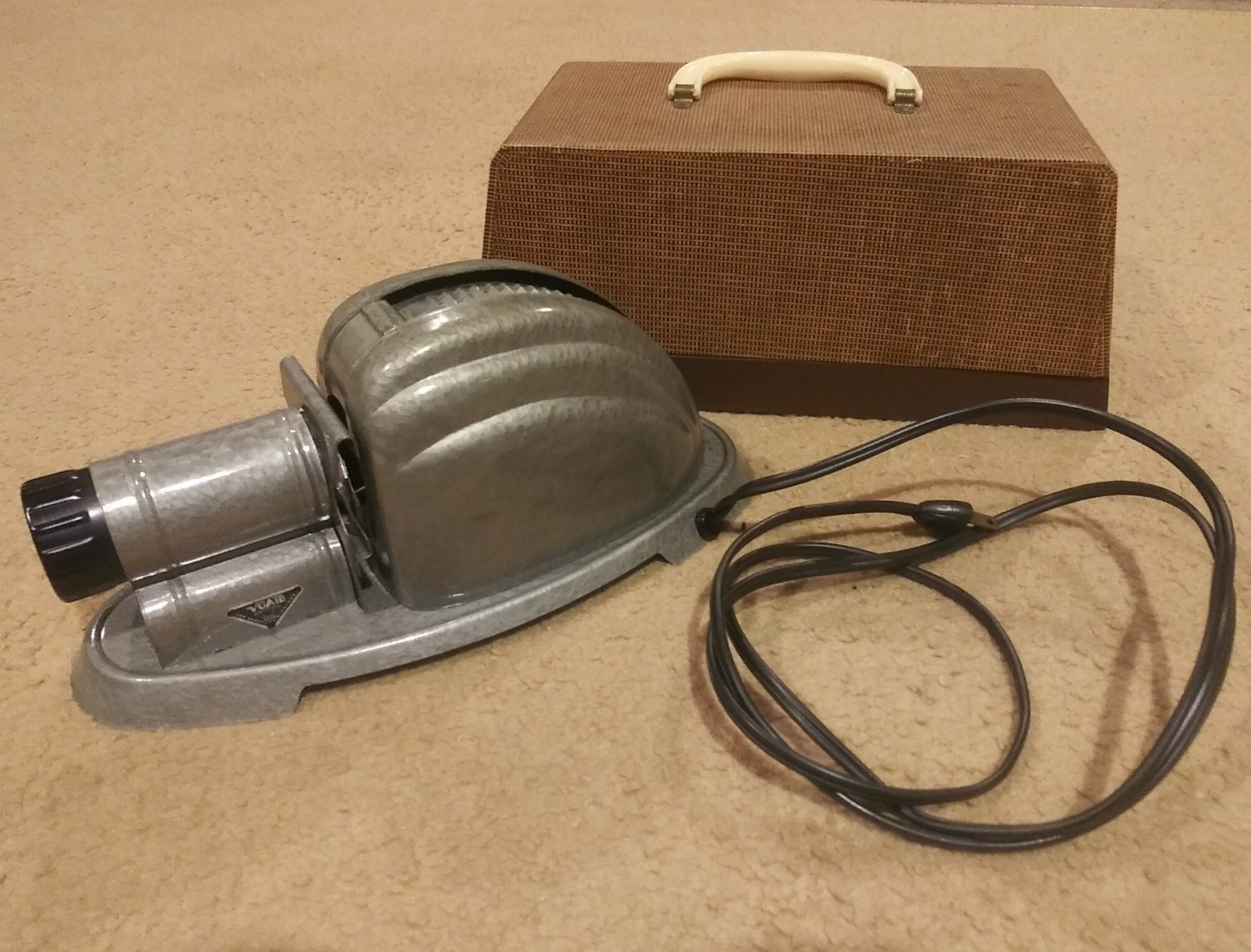 Vintage Bradfield & Bidwell Vuaid Model L/C-2 Slide Projector w/ Hard Case WORKS