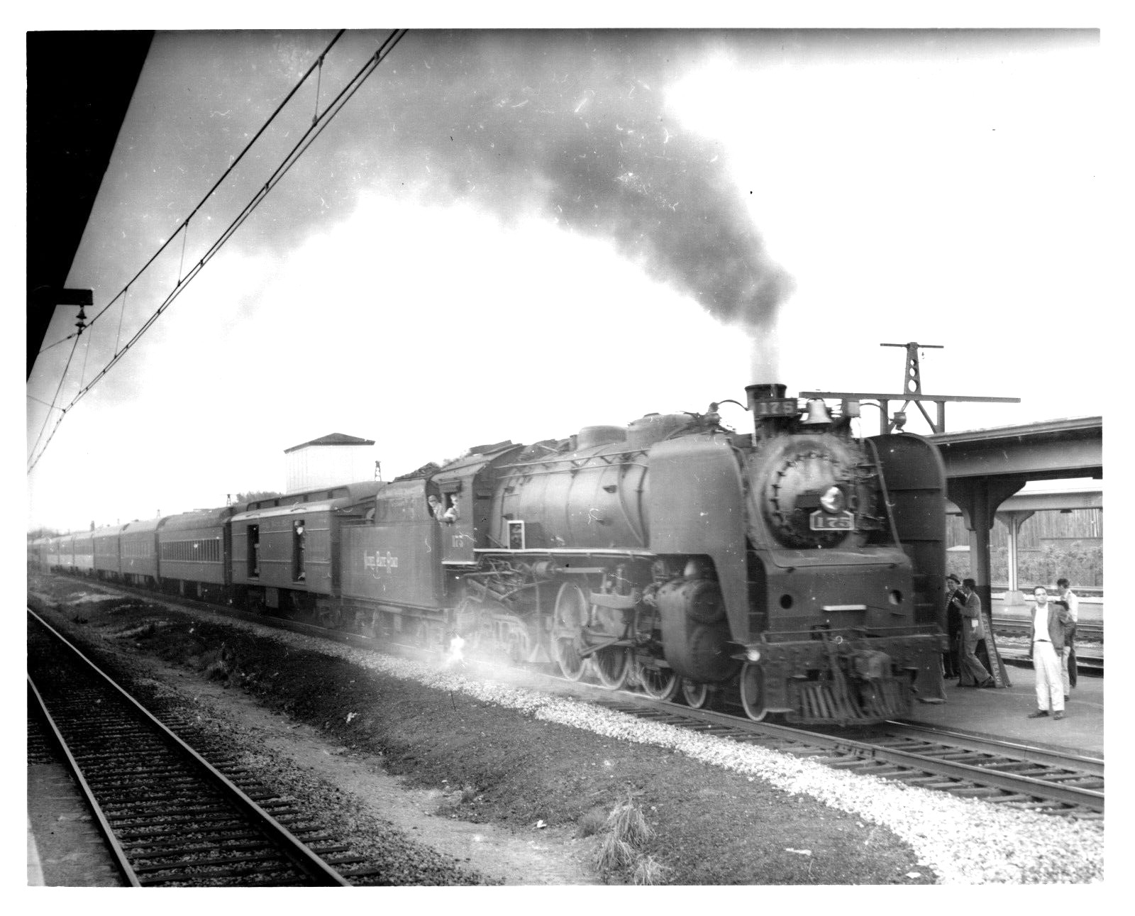 RAILROAD TRAIN NICKEL PLATE NRHS 175  CLEVELAND OH 1958 8 X 10 B & W PHOTOGRAPH