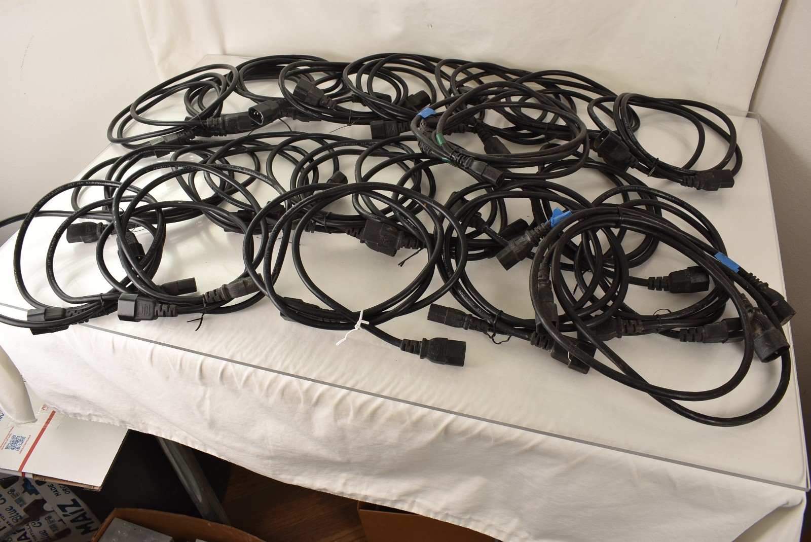 21pc  6ft IEC C13 to C14 Heavy-Duty Power Extension Cord 17AWG 10A 300/500V READ