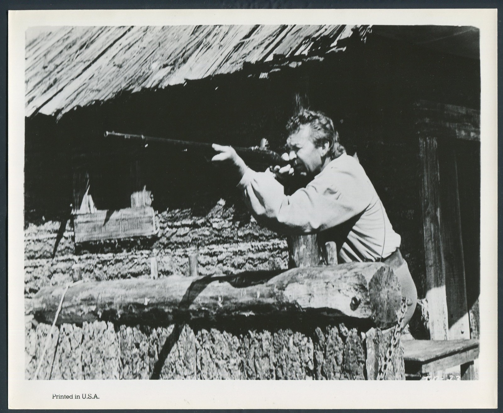 FORREST TUCKER in The Deerslayer '57 AIMING RIFLE