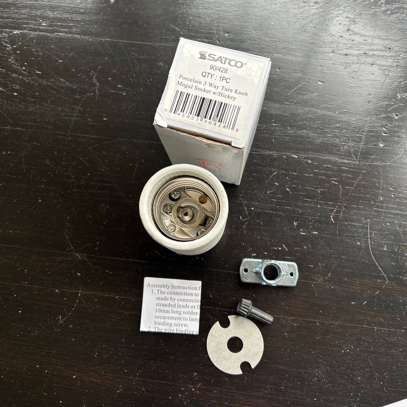 Satco 90/428 Porcelain 3 Way Turn Knob Mogul Socket W/Hickey New