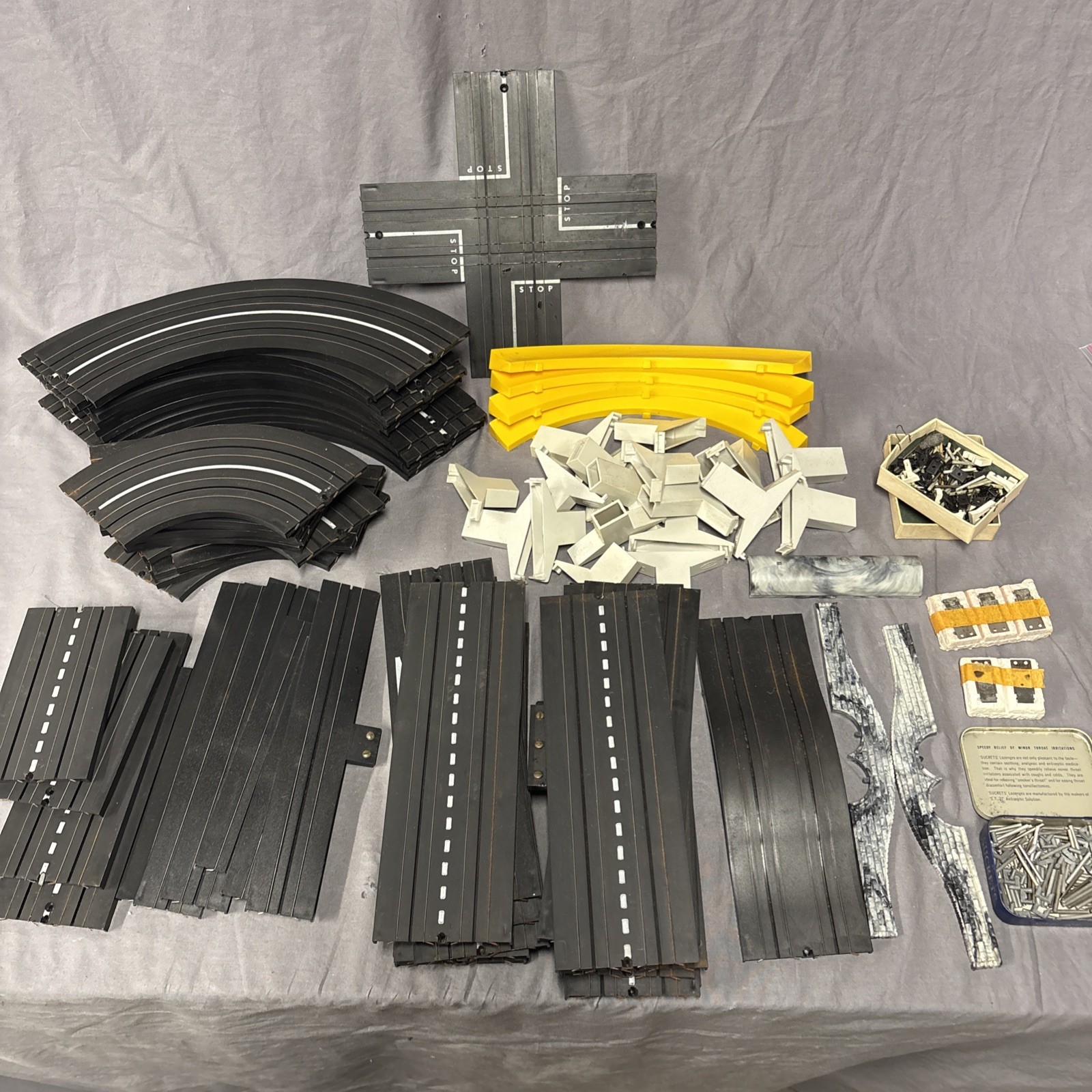 Lot Of Aurora Model Motoring Slot Car Tracks 84 Pieces Tons Of Connectors READ