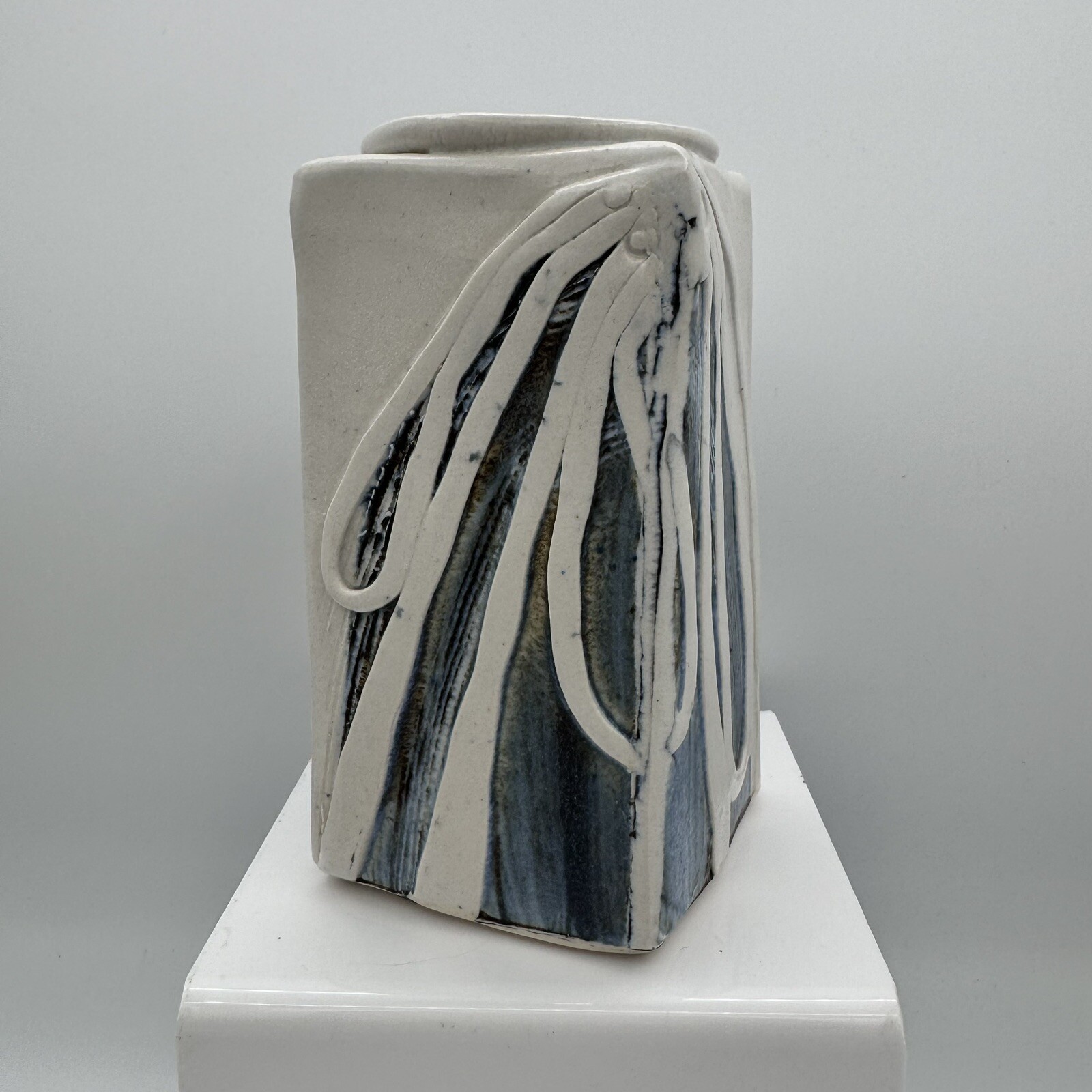 Studio Art Pottery Vase Blue/White Whimsical Floral 5.5” Vintage Signed MOSS