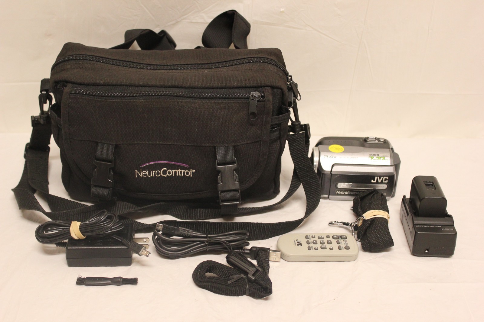 JVC Everio GZ-MG130U 30GB Hybrid HDD Camcorder 34x Optical Zoom Camera H3