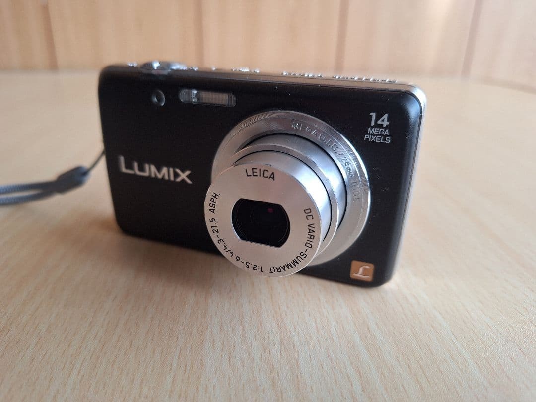 Panasonic DMC FH6 Digital Camera Compact 14MP 4x Zoom Used Excellent