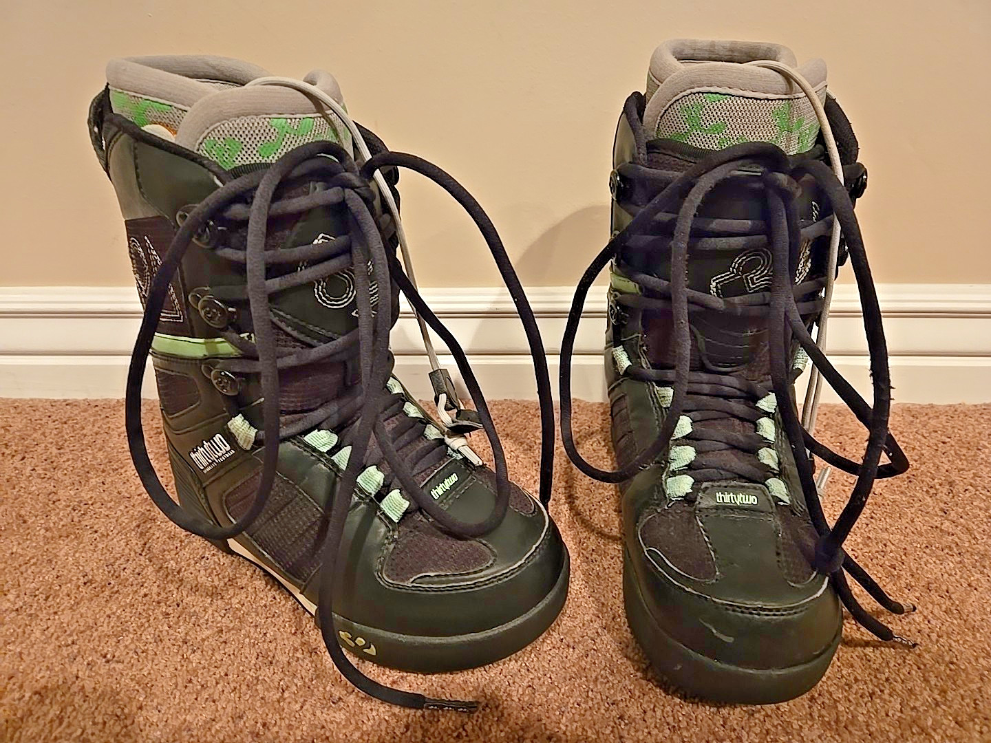 Thirtytwo PRION Womens Snowboard Boots, Size 7, Black & Mint Green, 32