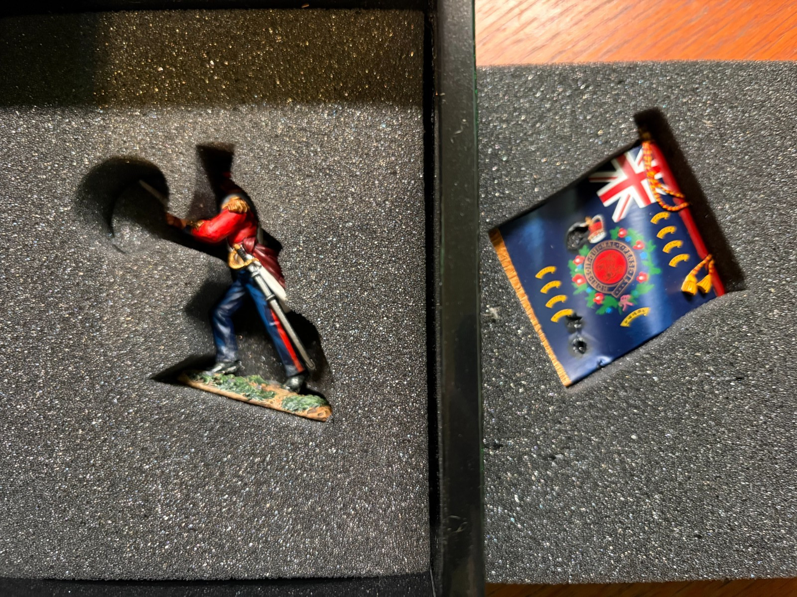 King & Country CR014 The Regimental Standard Bearer - RETIRED - NEW