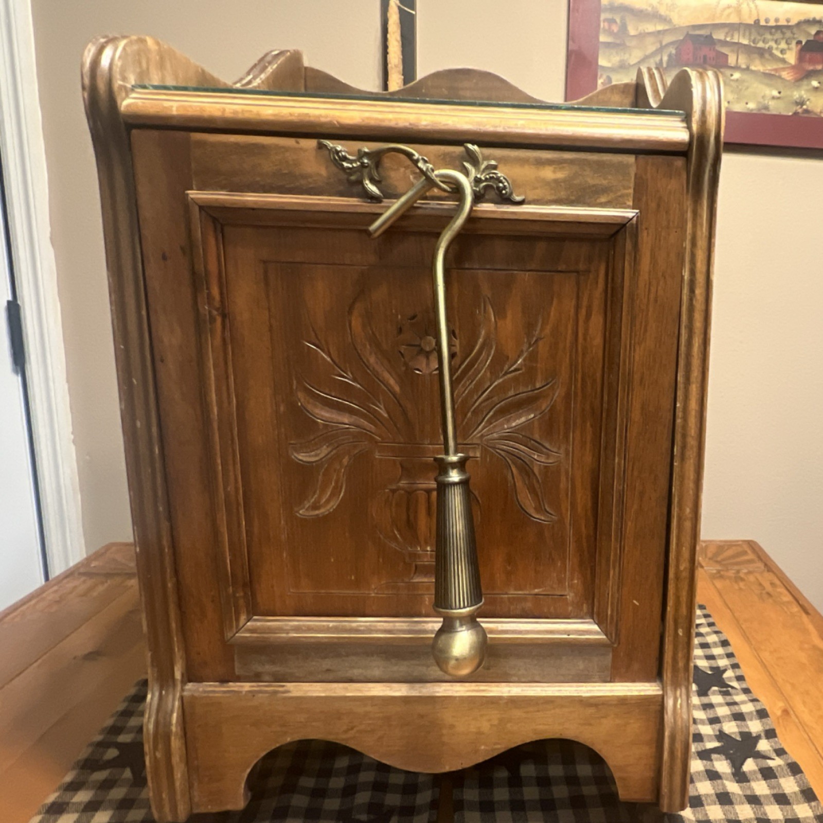 Antique Wooden ice box (1900-1920)