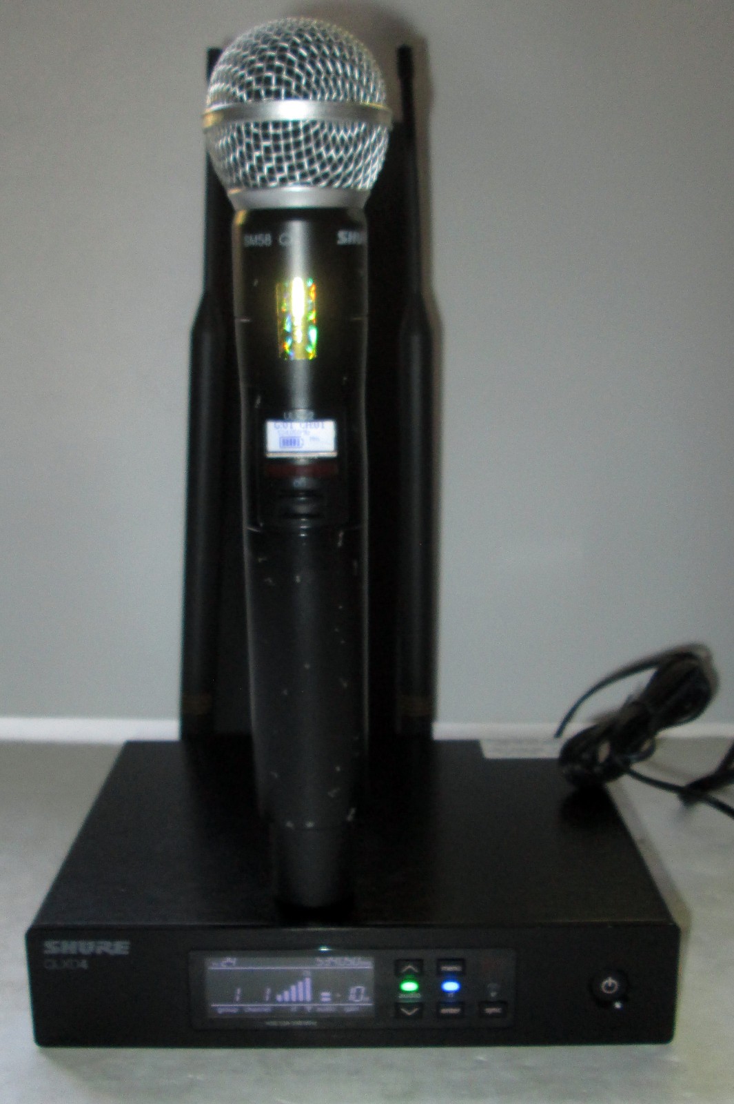 SHURE QLXD4-H50, ULXD2-H50 SM58 Wireless Handheld Microphone & Receiver