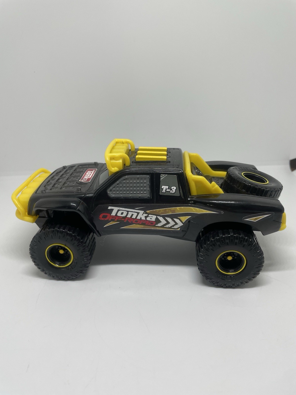 Tonka Off-road T-3 Toy Truck Battery Powered Lights Sounds Working 2013 Hasbro