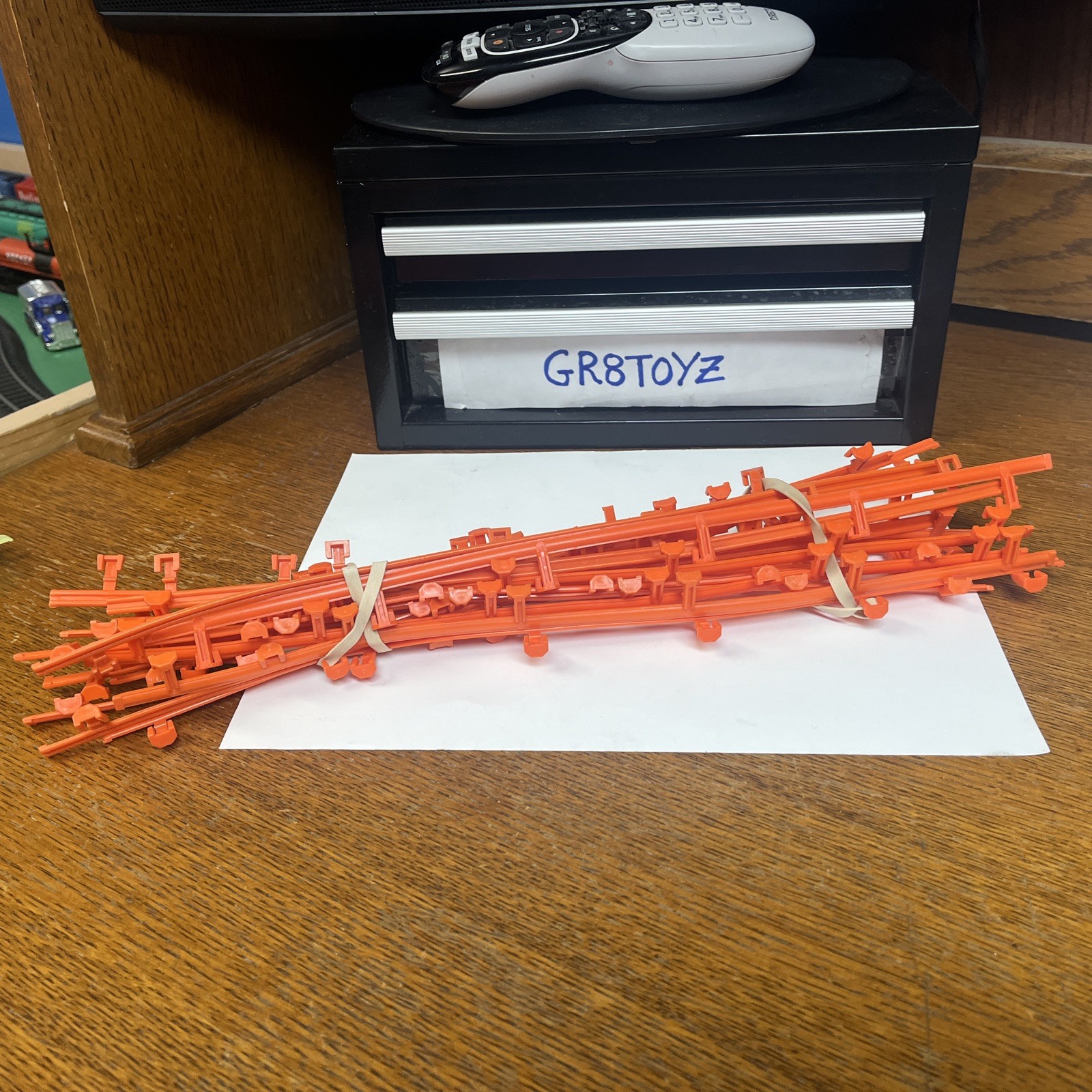 21 PCS. TOMY Aurora AFX Slot Car ORANGE TRACK GUARD RAILS