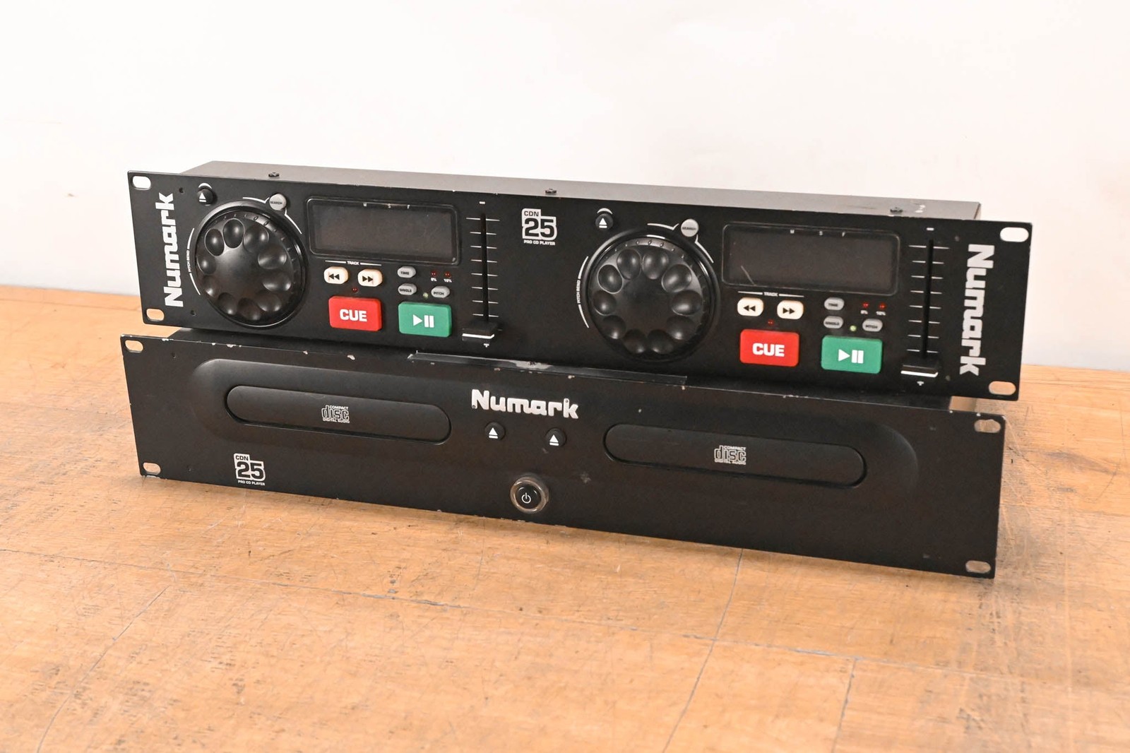 Numark CDN25 Professional Dual CD Player with Controller CG01UAC