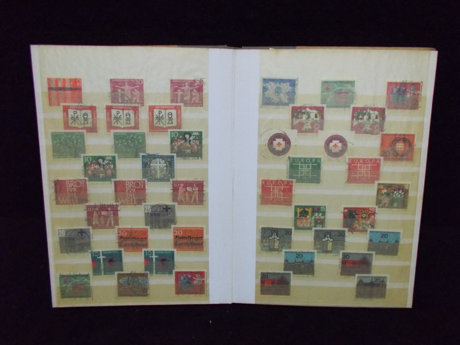 Stamp Album With Stamps, Approximately 100 Pieces, #SO-424