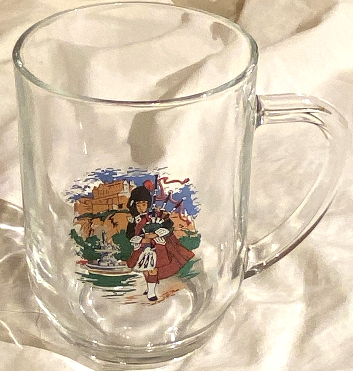 Vtg SCOTTISH PIPER Beer Glass BAGPIPES Made In France SCOTLAND UK Kilt CASTLE