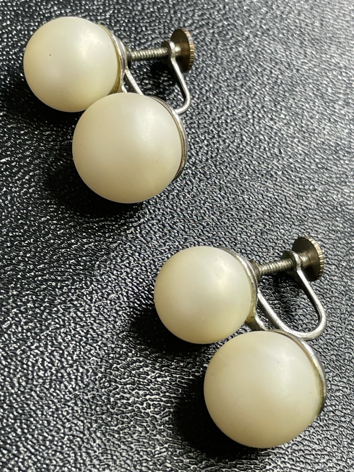 JAPAN Signed Vintage 1” Faux Pearl Silver Tone Metal Screw Back Drop Earrings