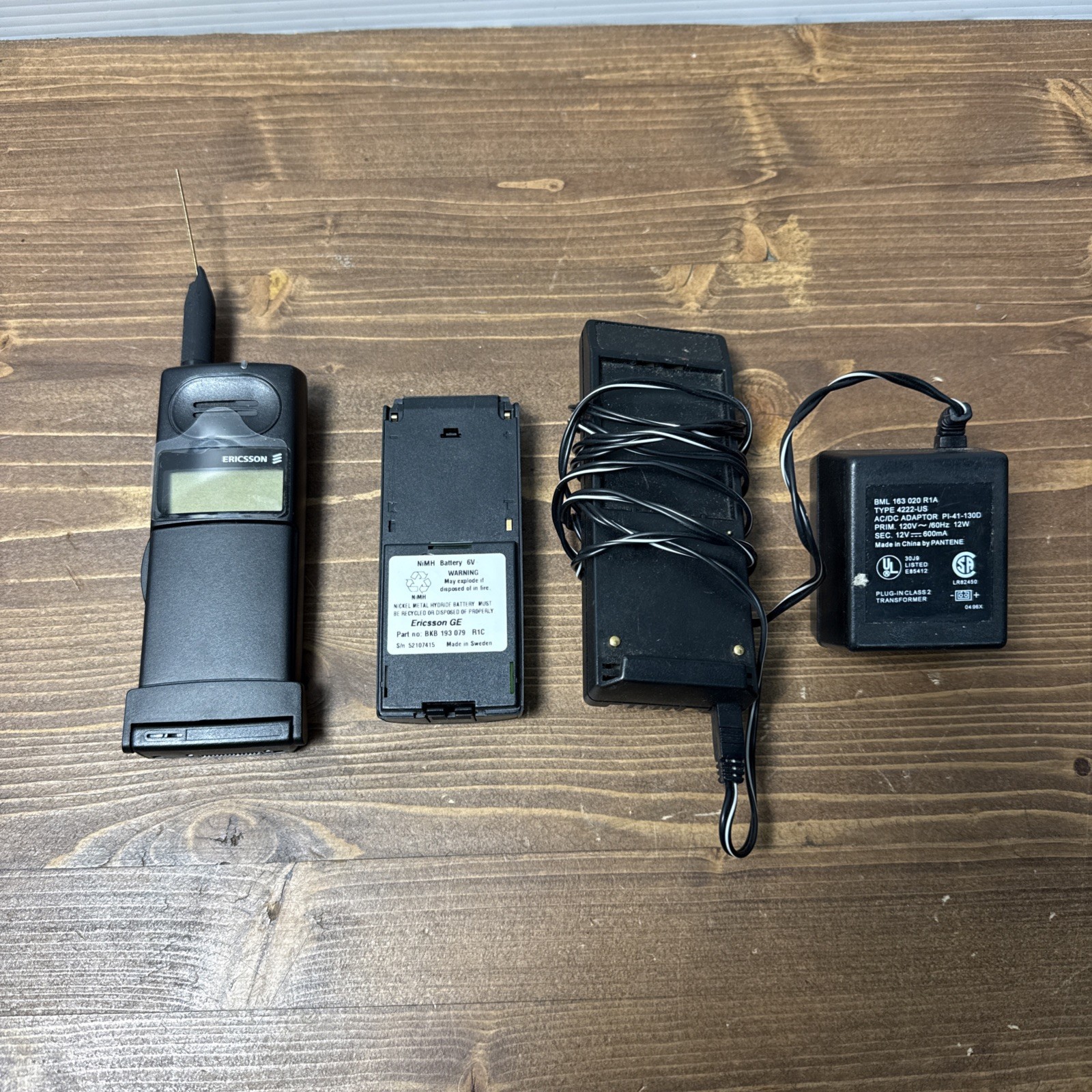 Rare vintage Ericsson Micro-Portable Flipfone Cellular Phone Model KRC 113 178