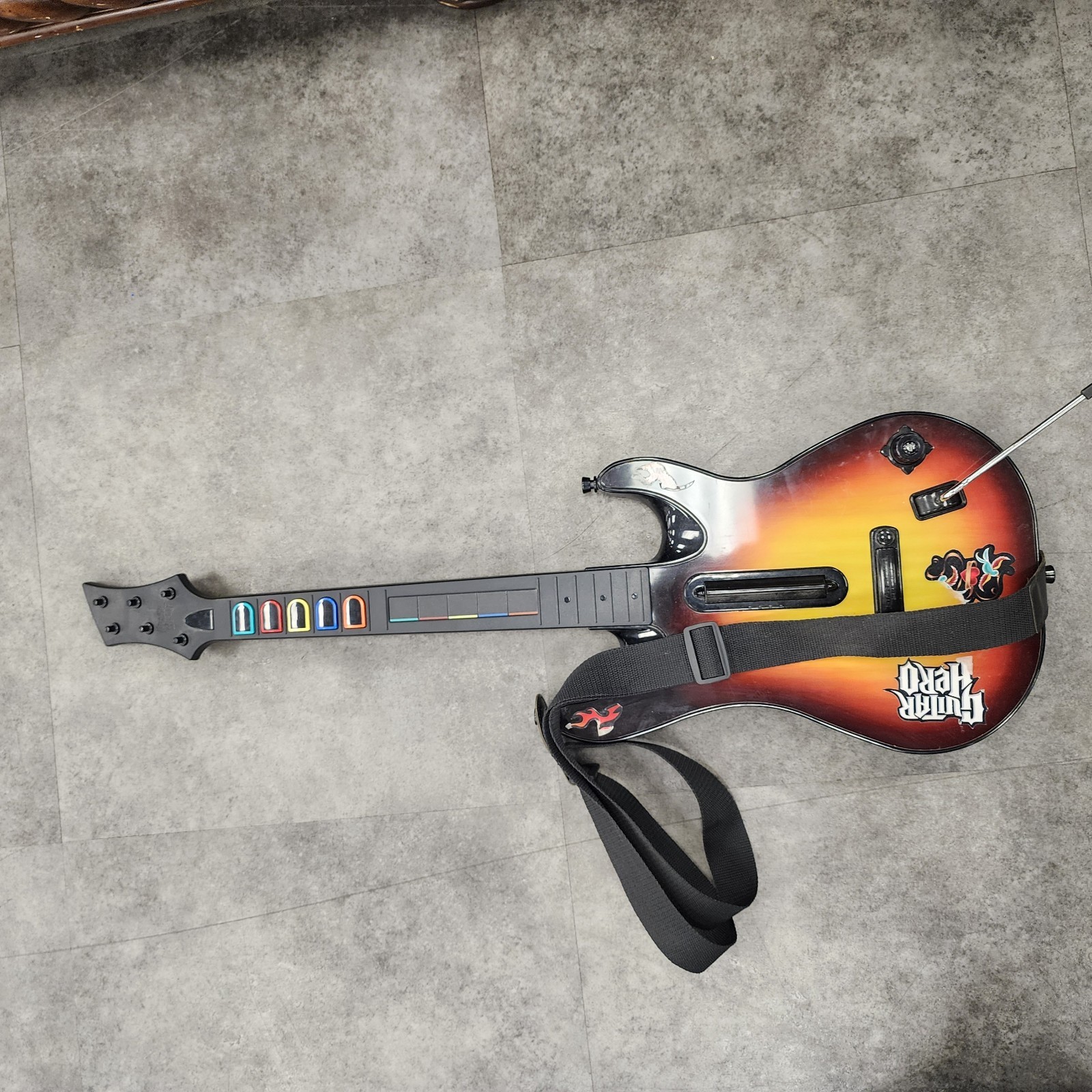 PS3 Guitar Hero Wireless Guitar Red Octane Sunburst 95451.805  NO DONGLE