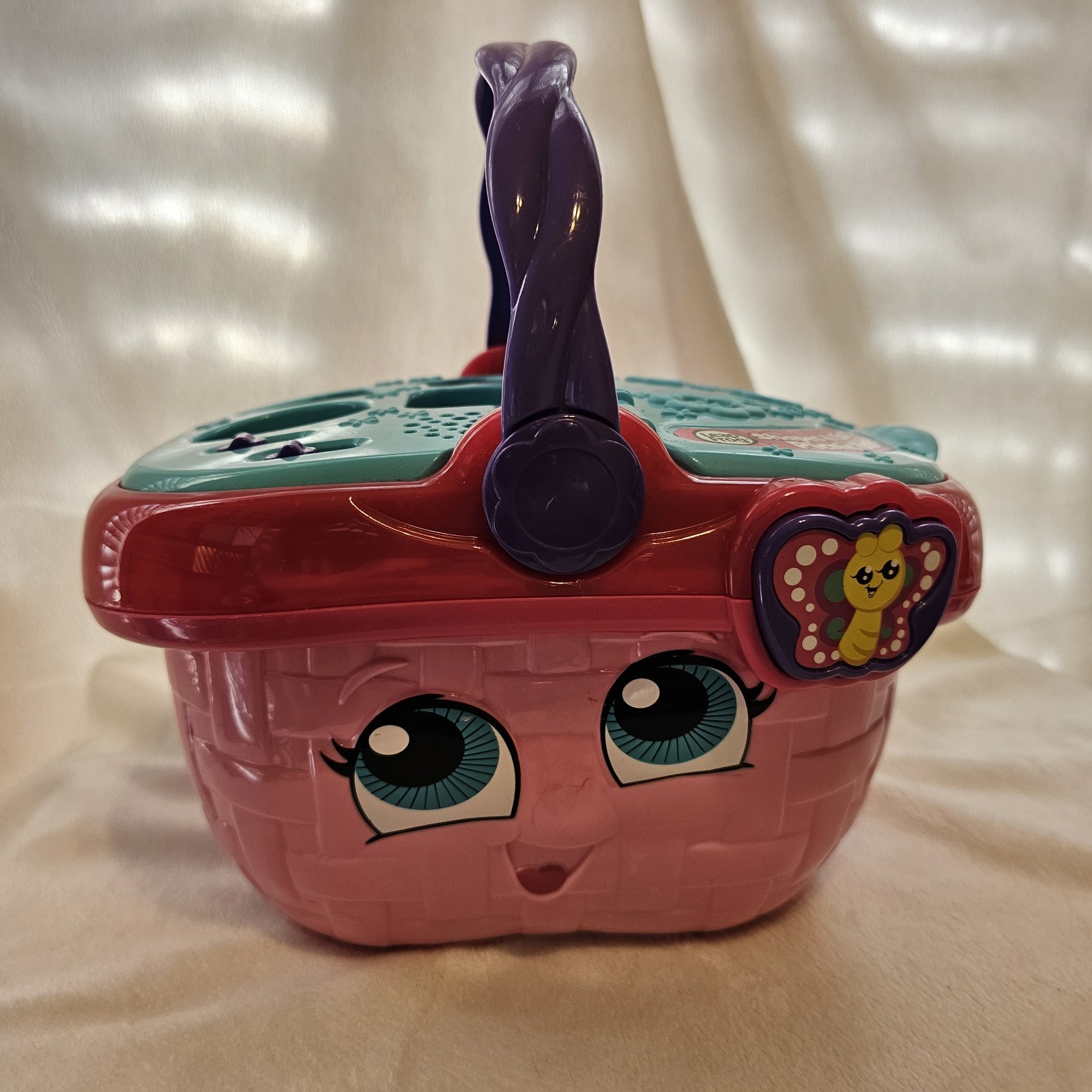 Leap Frog Shapes and Sharing Picnic Basket With 13 Accessories.  Missing 2 Forks