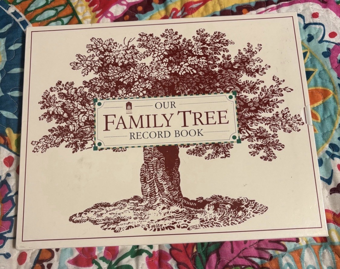 Our Family Tree Record Book NEW  Copyright 1997 Dorling Kindersley Limited