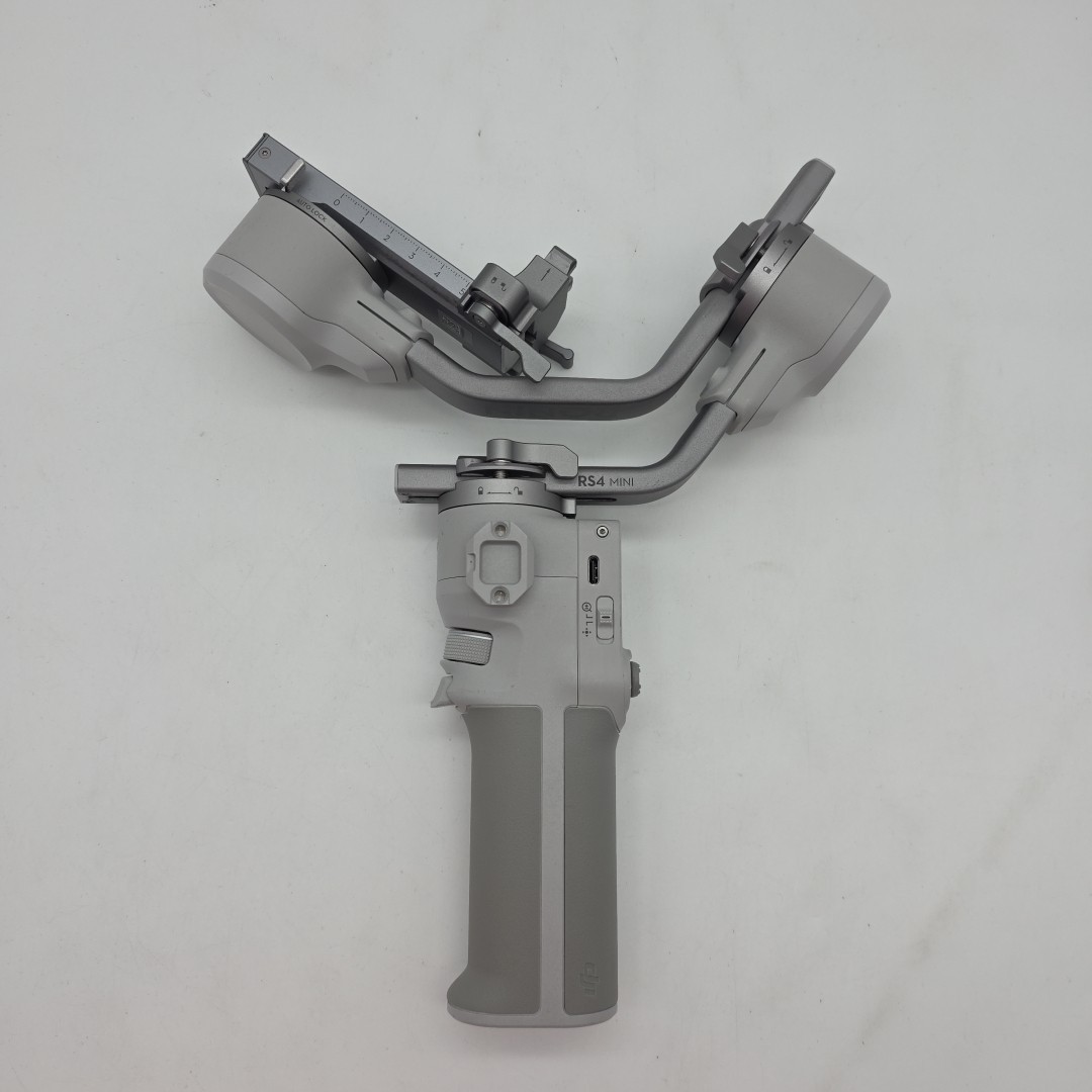 DJI RS 4 Mini Gimbal Stabilizer for Camera NO ACCESSORIES